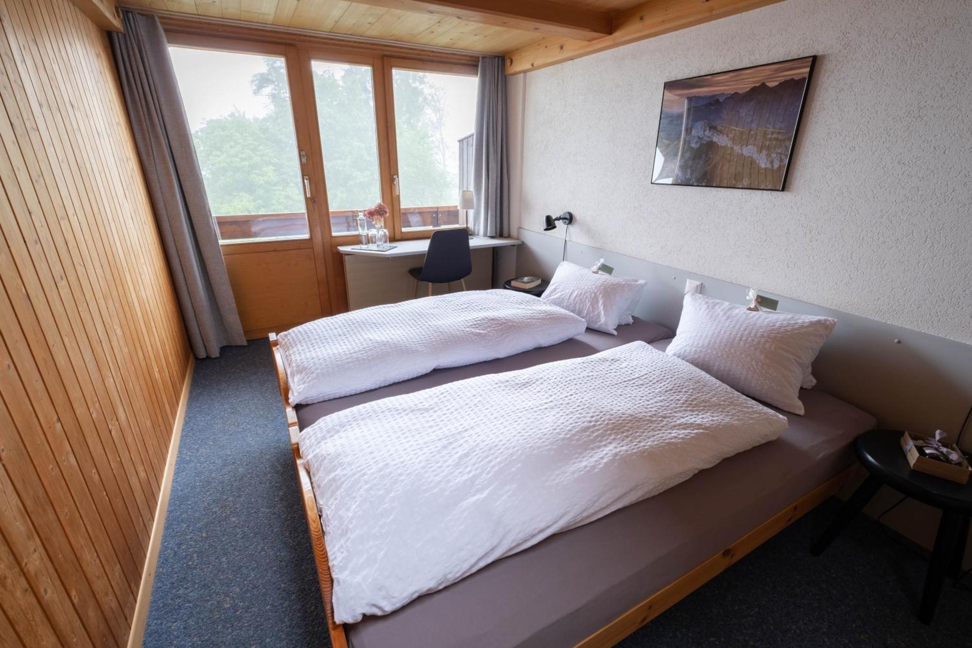 Auszeit-Hotel Z Aeschiried Aeschi Bei Spiez الغرفة الصورة
